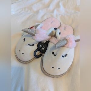 3/$15! Ardene Unicorn Slippers